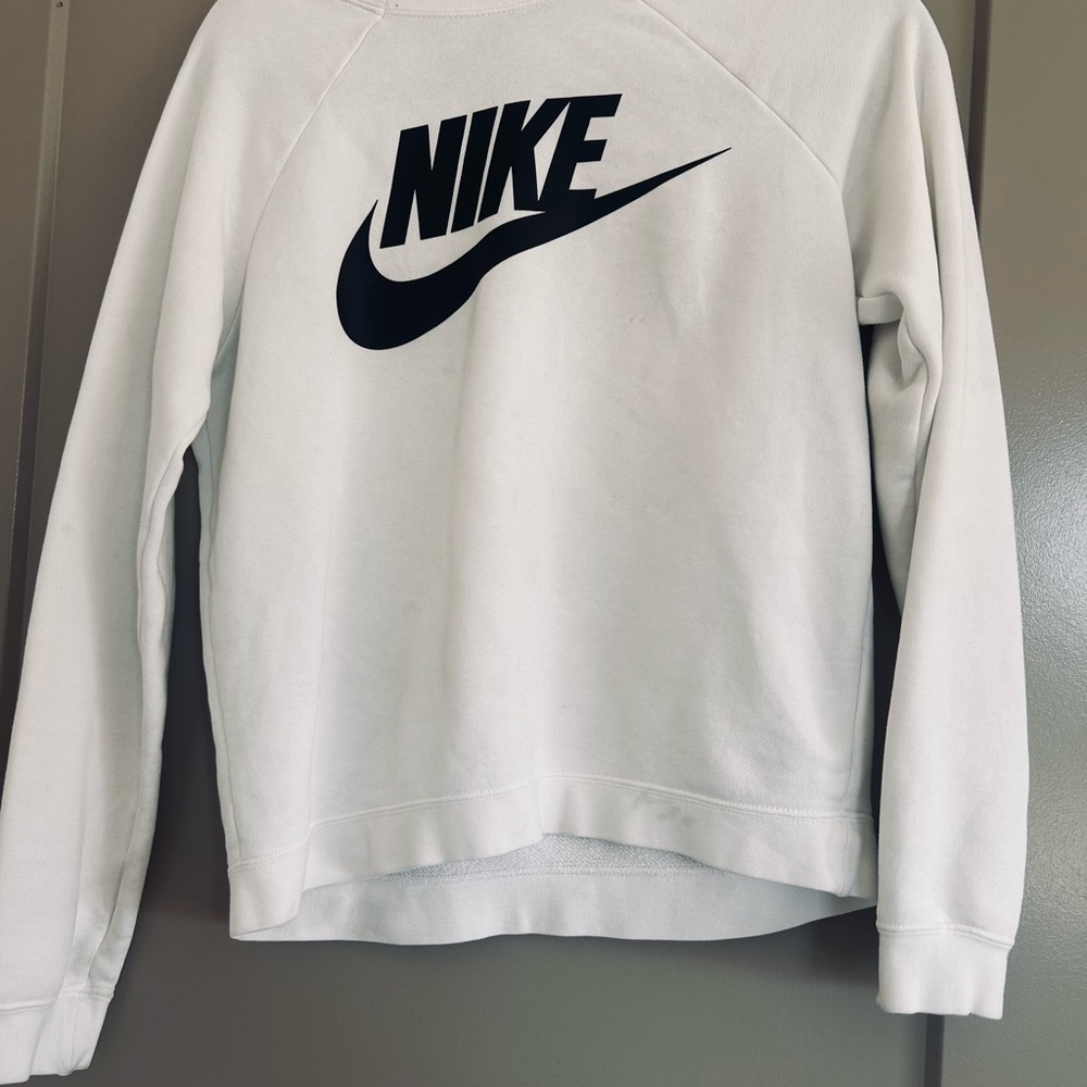 Women’s Nike White Sweatshirt